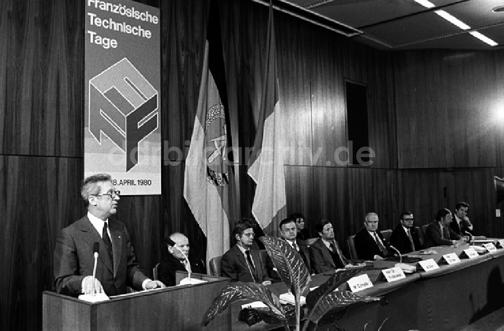 DDR-Fotoarchiv: Berlin - Eröffnung der Französische Technischen Tage im Internationalen Handelszentrum in Berlin. (455)