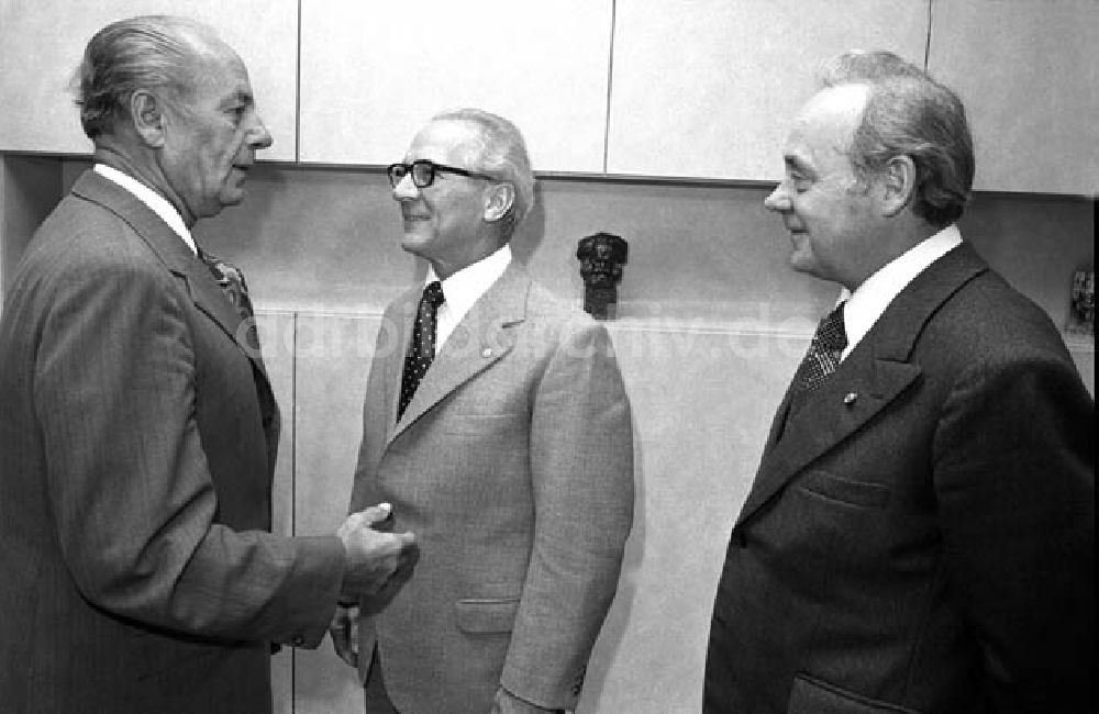 DDR-Fotoarchiv: Berlin - Erich Honecker empfängt Sandor Caspar aus Ungarn Foto: Schönfeld