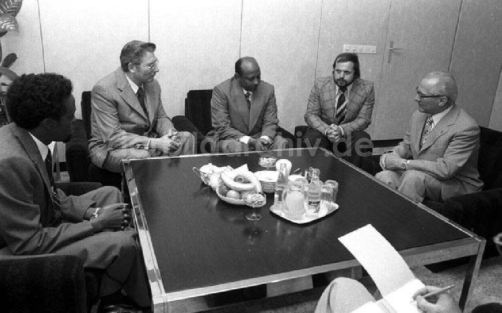 Berlin: Erich Honecker,Werner Lamberz empfangen Delegation aus Somalia