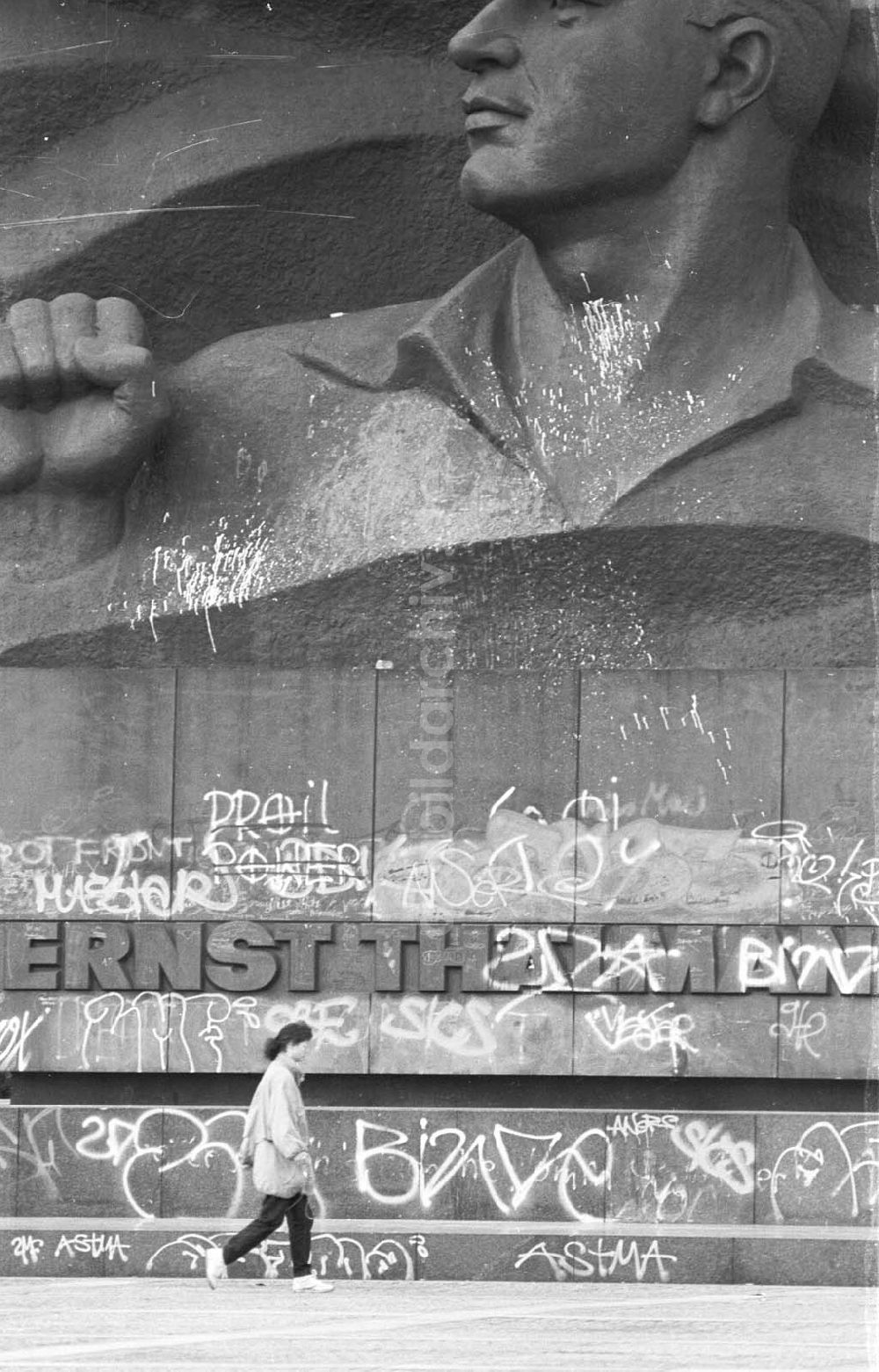 DDR-Bildarchiv: Berlin - Ernst-Thälmann Denkmal Berlin-Prenzlauer Berg 08.02.1993