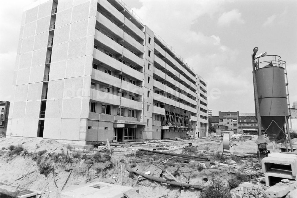 DDR-Fotoarchiv: Berlin - Errichtung eines Seniorenheimes im Ortsteil Lichtenberg in Berlin in der DDR