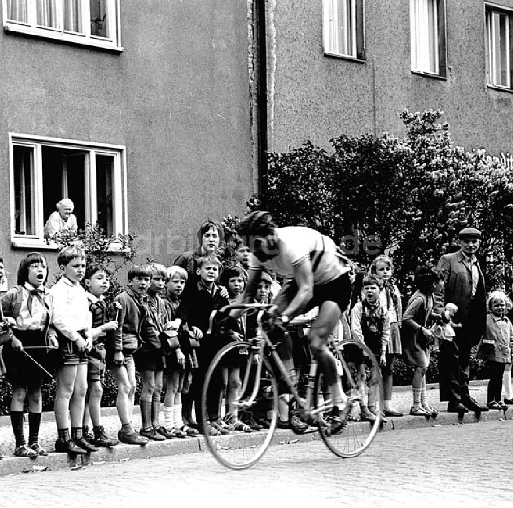 : 9. Etappe Leipzig-Halle 40 km Umschlagnr.: 72 Foto: unbekannt