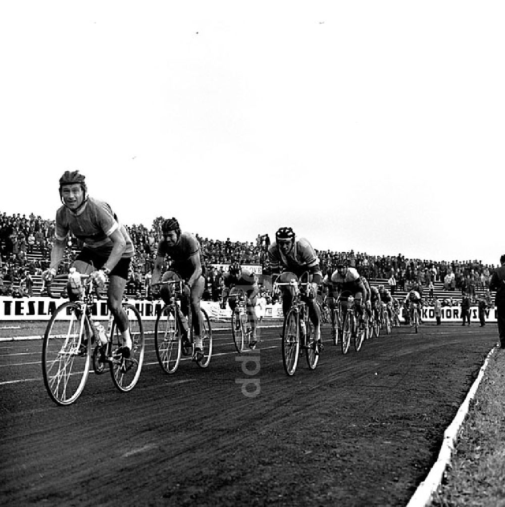 : 15. Etappe Liberec-Hradeckralore 155 km Umschlagnr.: 84 Foto: unbekannt