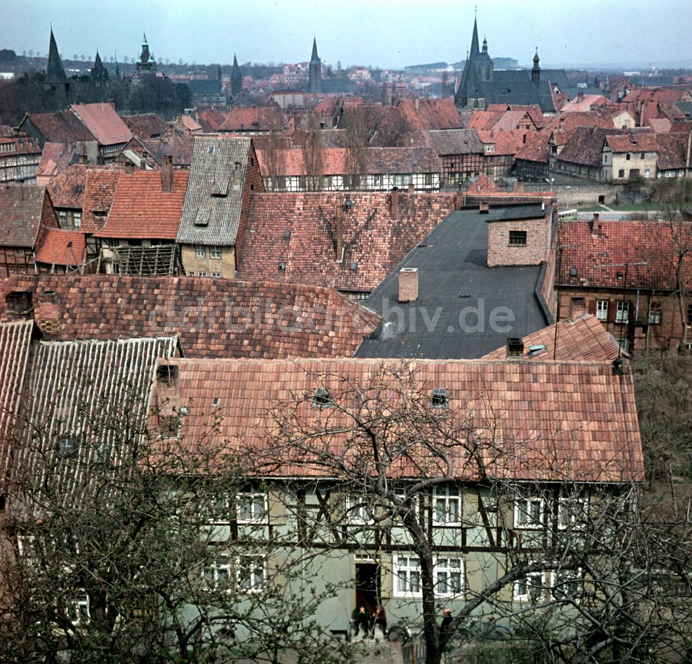 DDR-Fotoarchiv: Quedlinburg - Fachwerk- Hausfassaden in Quedlinburg in der DDR