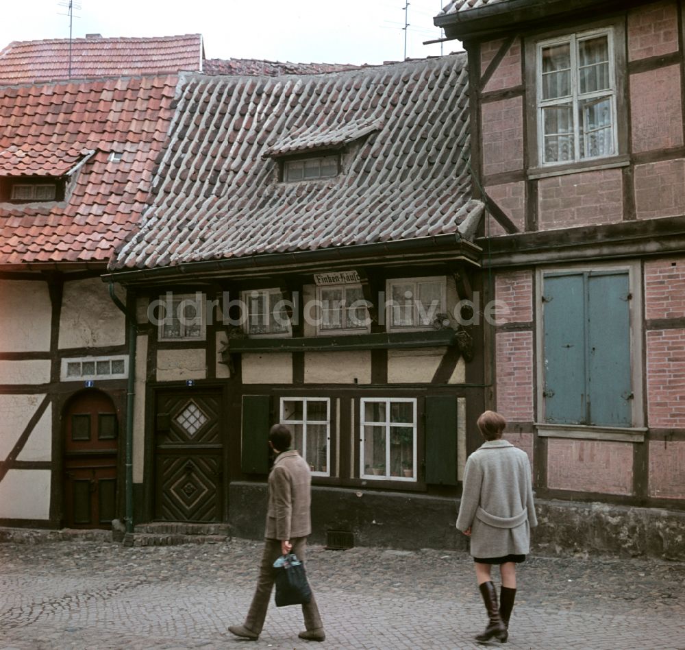 DDR-Fotoarchiv: Quedlinburg - Fachwerkhaus Straße Finkenherd in Quedlinburg in der DDR