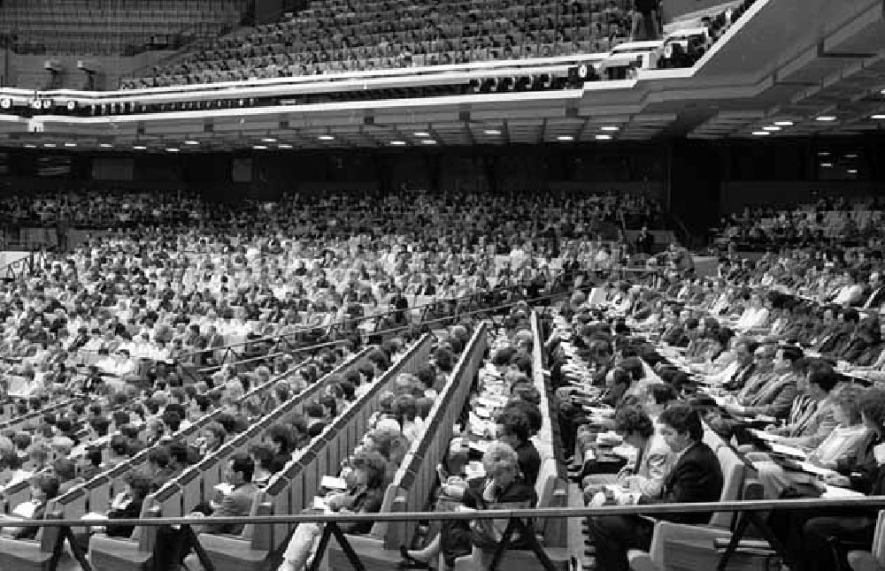 DDR-Fotoarchiv: Berlin - 11. FDGB-Kongreß Berlin Foto: Schmidtke