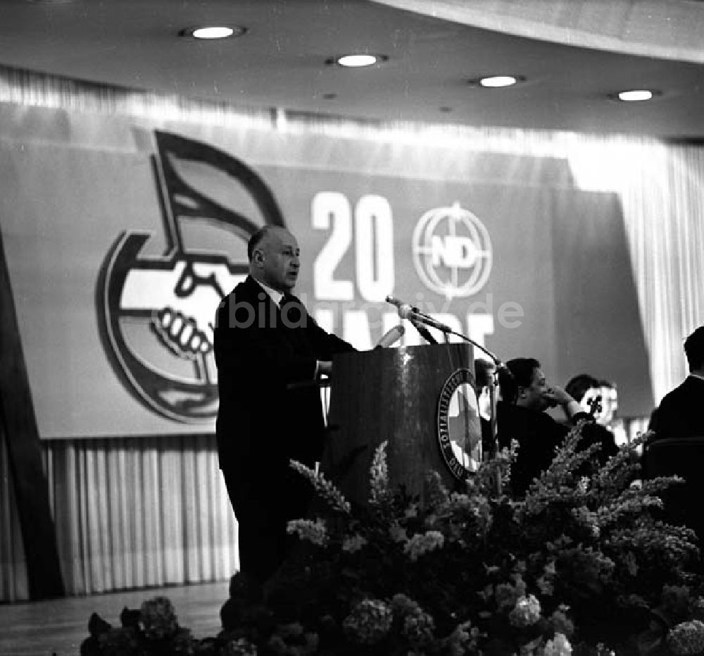 DDR-Bildarchiv: Berlin - Festempfang zum 20. Jahrestag des Neuen Deutschland (Festansprache Albert Norden) Foto: Murza / Schönfeld