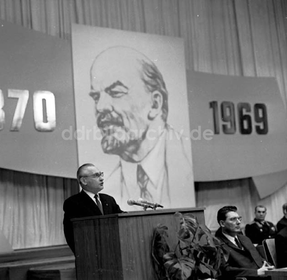 DDR-Bildarchiv: Berlin - Festveranstaltung zum 99. Geburtstag Lenins
