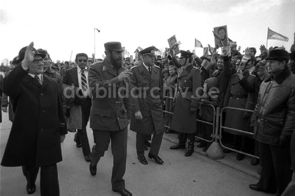 Berlin: Fidel Castro - Ankunft in Berlin Schönefeld. Foto: Schönfeld