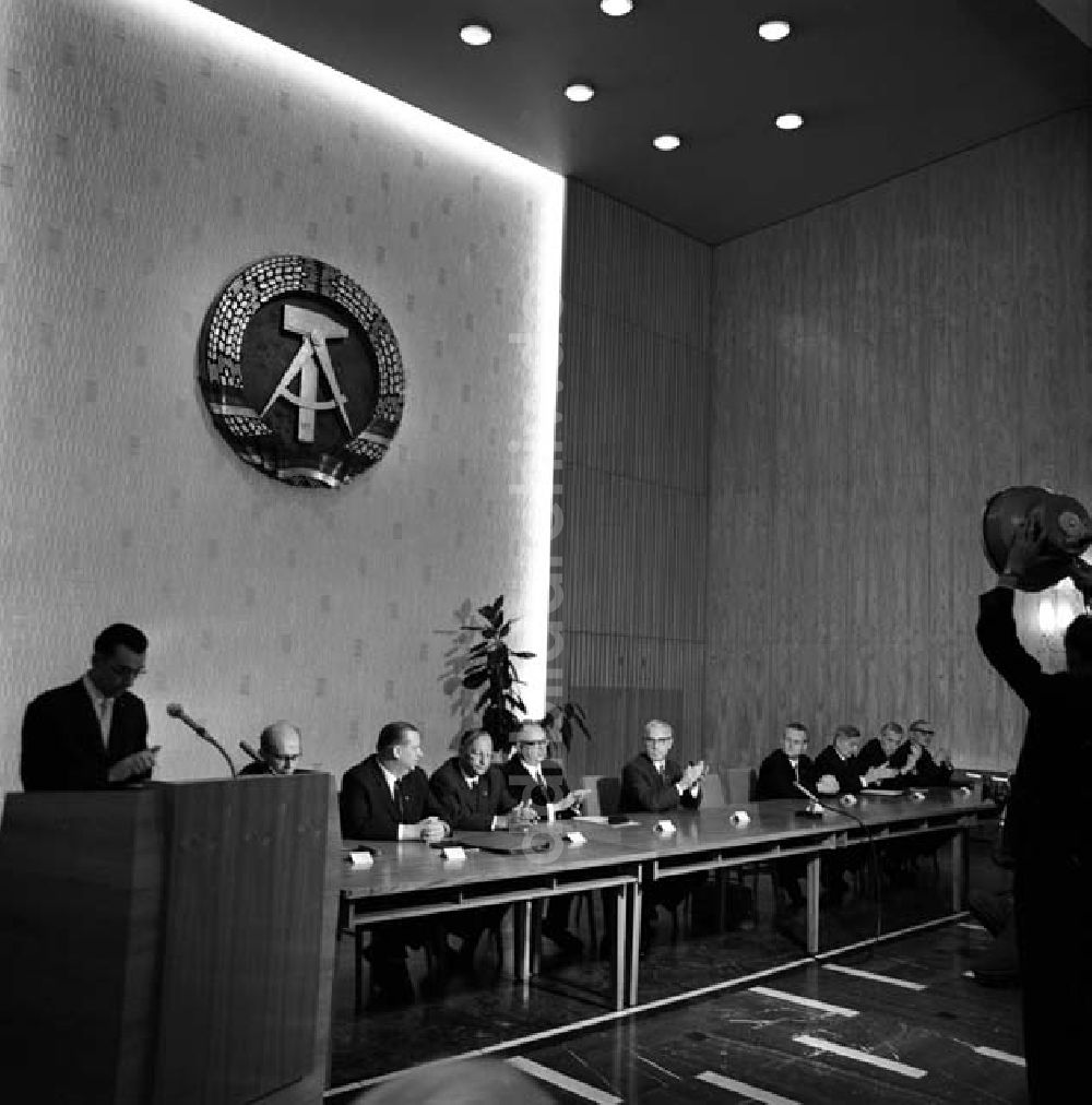 DDR-Fotoarchiv: Berlin - Forschungsrat: Tag im Ministerrat Foto: Schönfeld