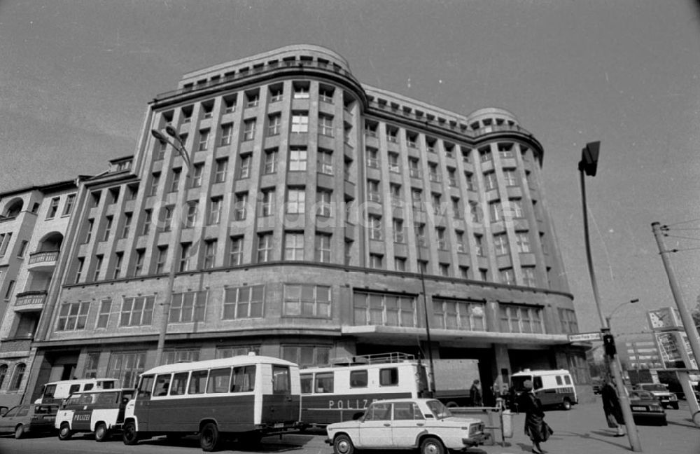 DDR-Fotoarchiv: Berlin - Foto: Lange Umschlag 972