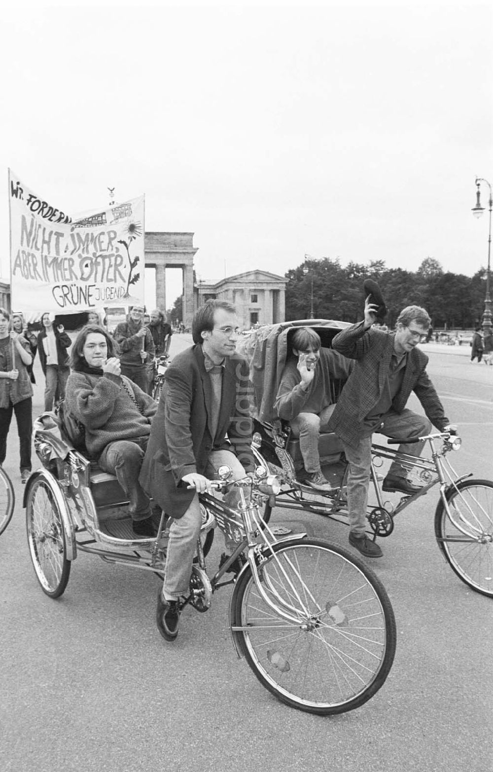 DDR-Fotoarchiv: Berlin - Foto: Lange Umschlagsnr.: 1993-226