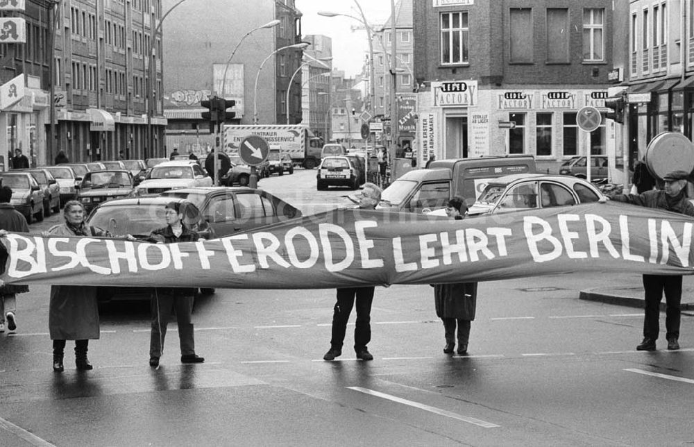 DDR-Bildarchiv: Berlin - Foto: Lange Umschlagsnr.: 1993-319 (a