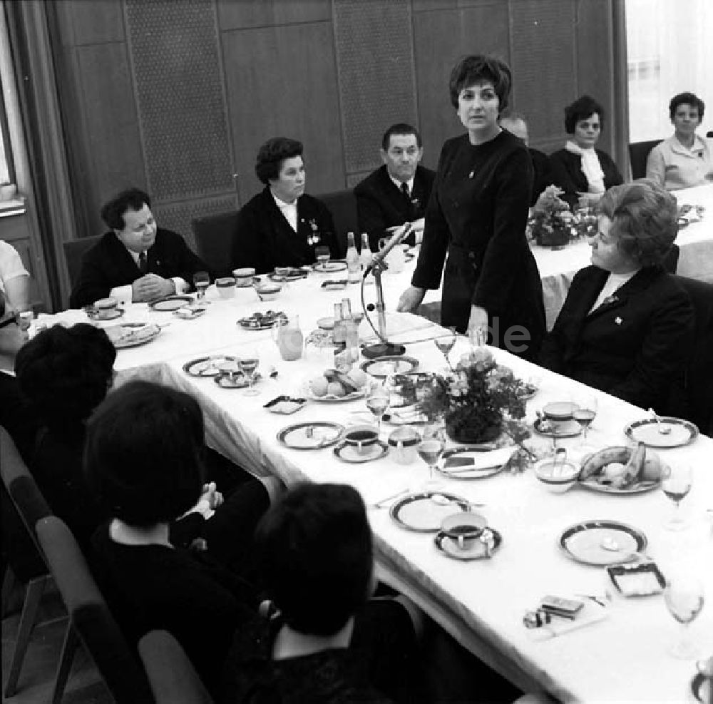 Berlin: Frauenempfang im Staatsrat mit Erich Honecker