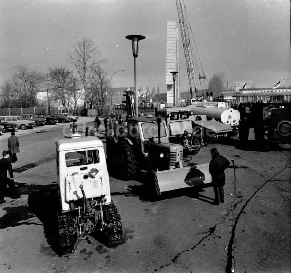 DDR-Fotoarchiv: Leipzig - Frühjahrsmesse in Leipzig