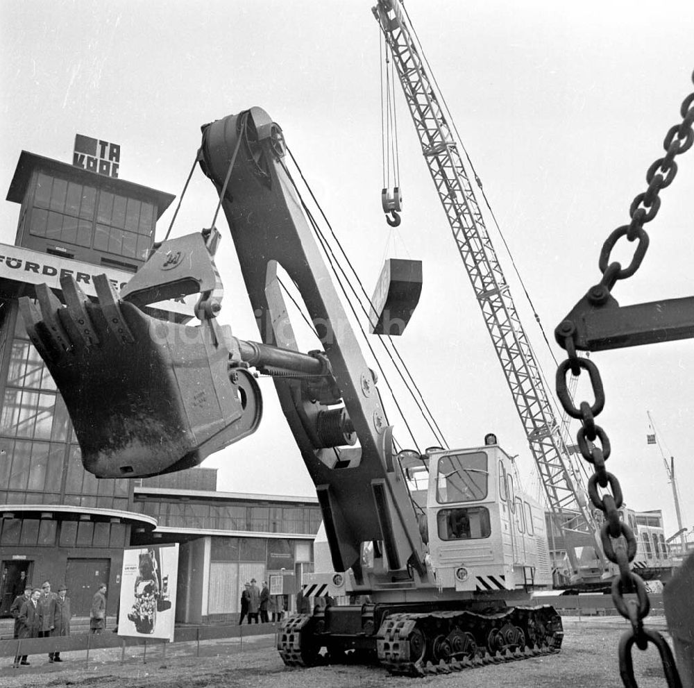 DDR-Fotoarchiv: Leipzig - Frühjahrsmesse 1966 1966 Umschlagsnr.: 1966-73 (V)