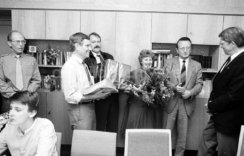 DDR-Fotoarchiv: Berlin - 50. Geburtstag Dieter Brückner (Stellvertreter des Neuen Deutschland) Umschlagnr.: 1079 Foto: Schönfeld