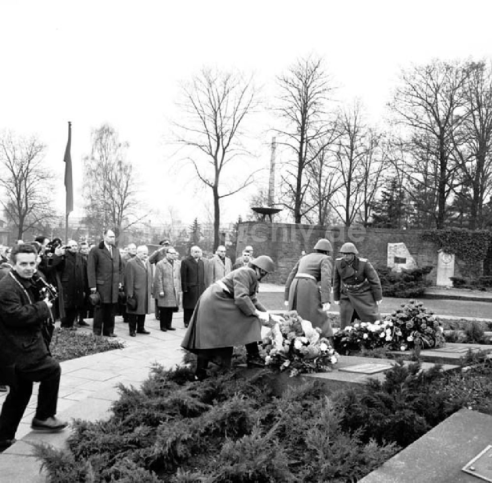 DDR-Fotoarchiv: Berlin - Gedenkstätte in Friedrichsfelde Foto: Schönfeld