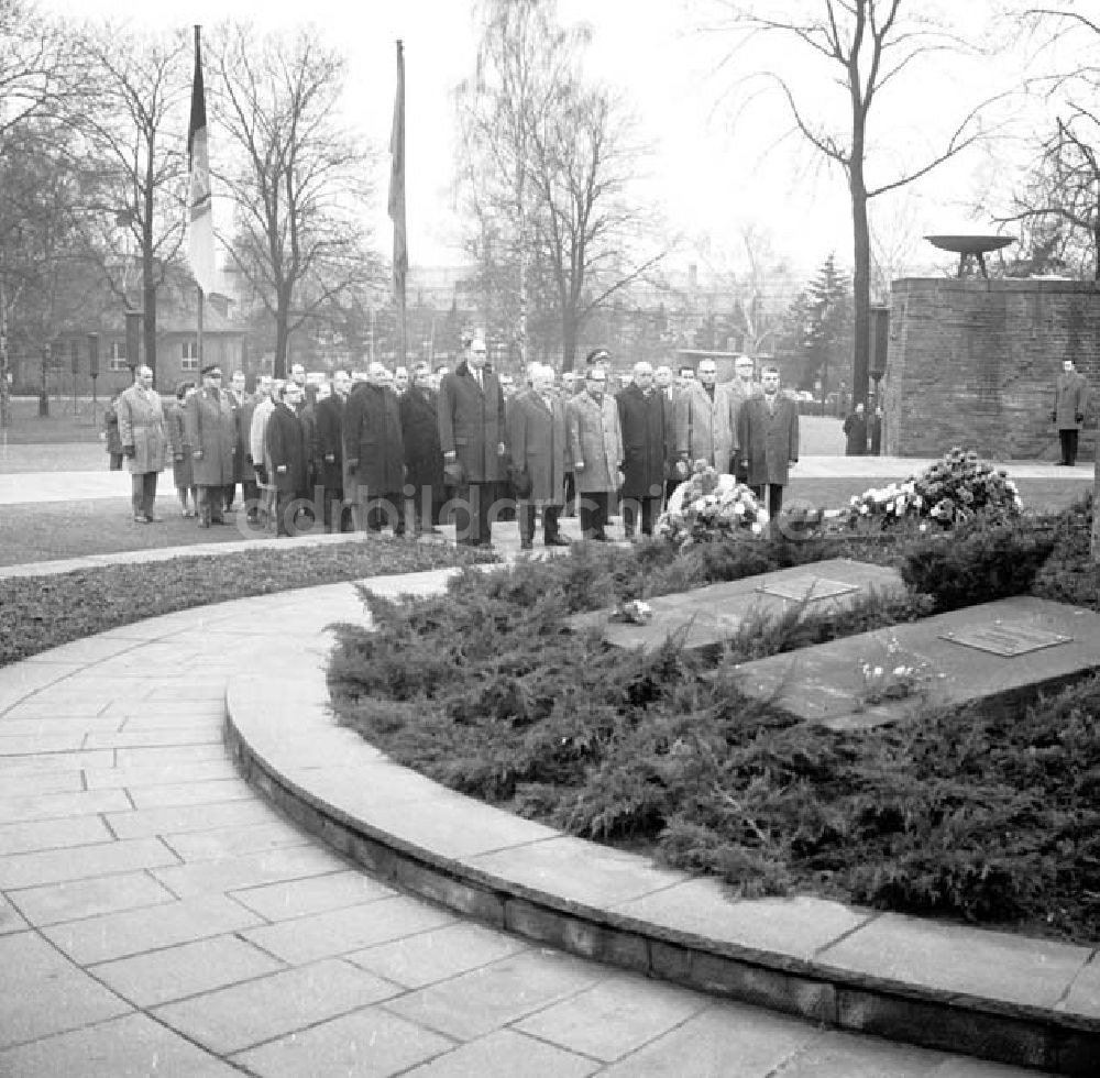 DDR-Bildarchiv: Berlin - Gedenkstätte in Friedrichsfelde Foto: Schönfeld