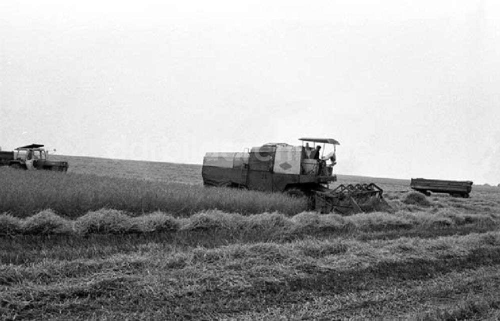 DDR-Fotoarchiv: Berlin - Gen. Grüneberg besichtigt Kremmen Foto: Schönfeld