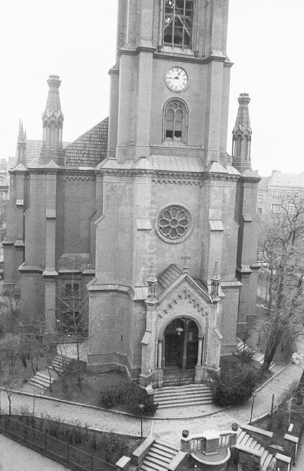 DDR-Bildarchiv: Berlin - Gethsemanekirche Berlin-Prenzlauer Berg 18.02.1993