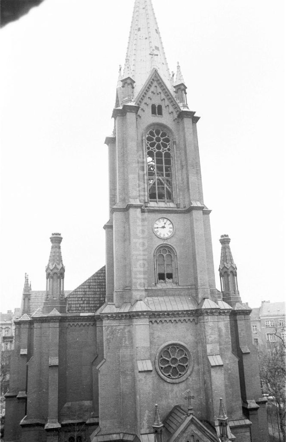 DDR-Fotoarchiv: Berlin - Gethsemanekirche Berlin-Prenzlauer Berg 18.02.1993