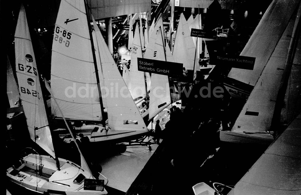 DDR-Fotoarchiv: Hamburg - Hamburg Internationale Bootsausstellung Hanseboot Foto: Winkler Umschlagnummer: 1382