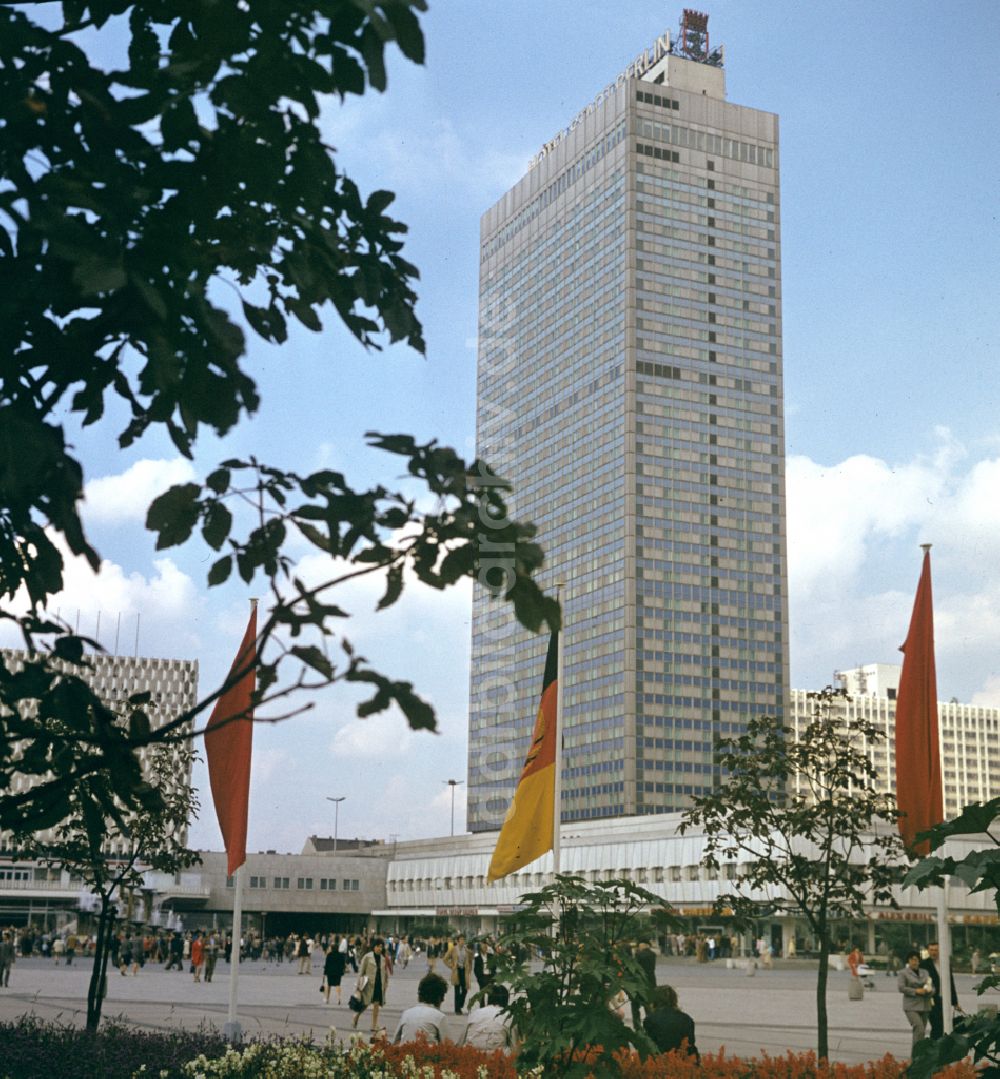 Berlin: Hotelgebäude Hotel Stadt Berlin in Berlin in der DDR