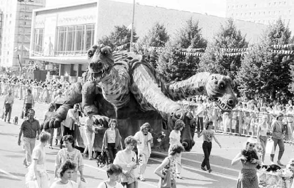 DDR-Fotoarchiv: Berlin - 1987 750-Jahr-Feier Berlin Umzug Berlin Foto: Bonitz