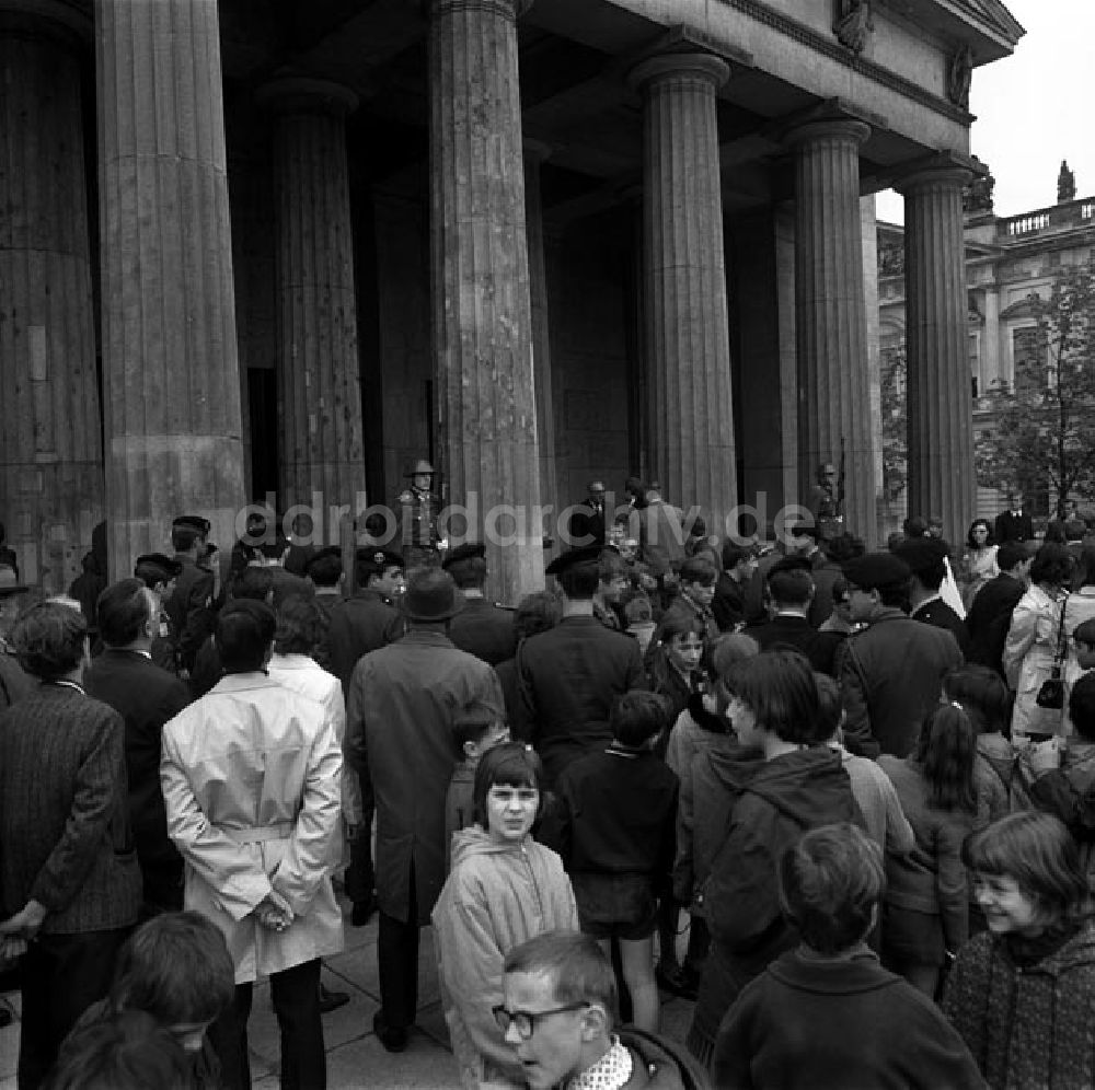 Berlin: Japanausstellung im alten Museum