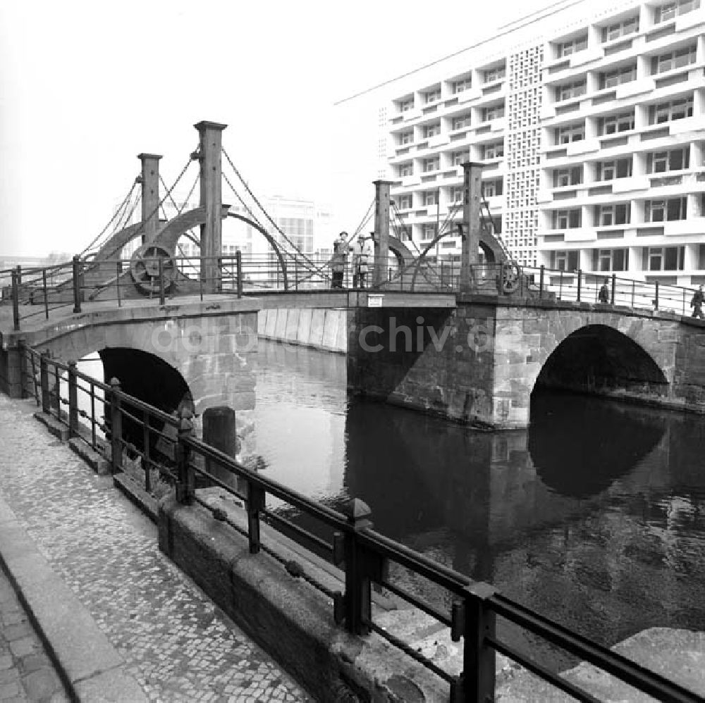 DDR-Fotoarchiv: Berlin - Jungfernbrücke Foto: Schönfeld