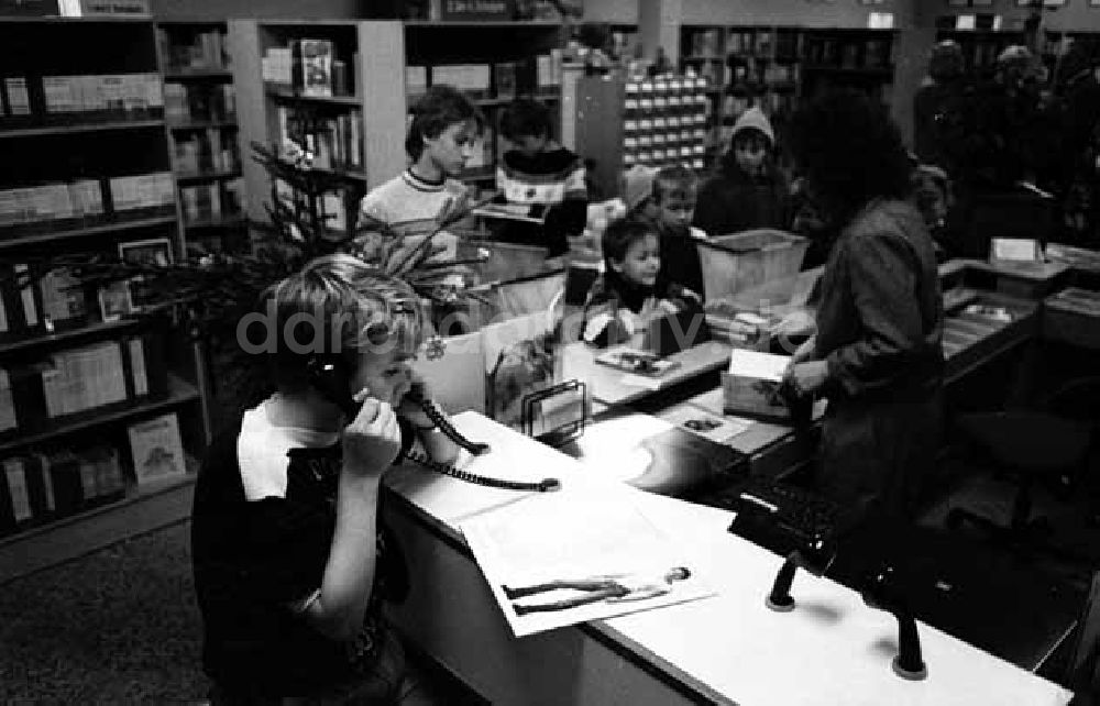 DDR-Bildarchiv: Berlin - Kinderbibliothek Hagenower-Ring Berlin Foto: Winkler