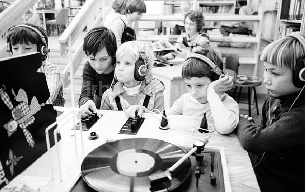 DDR-Bildarchiv: - Kinderbibliothek Umschlagnr.: 1184 Foto: Schmidtke