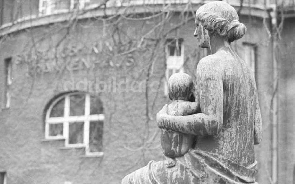 Berlin: Kinderklinik Berlin Weissensee / Hansastraße 08.12.1992