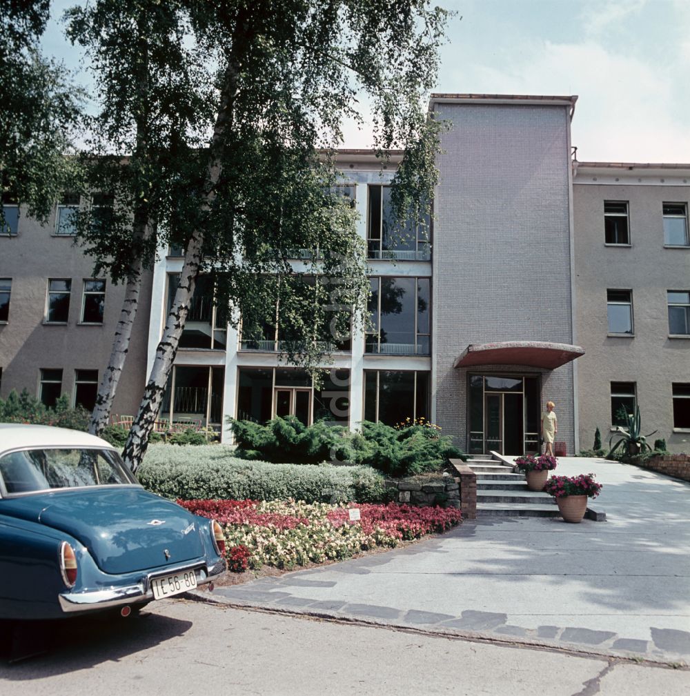 Berlin: Klinikgebäude Robert-Rössle-Klinik in Berlin in der DDR