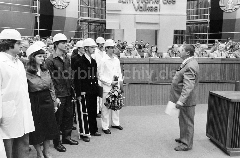 DDR-Bildarchiv: Berlin - Konferenz 7. Baukonferenz in Berlin in der DDR