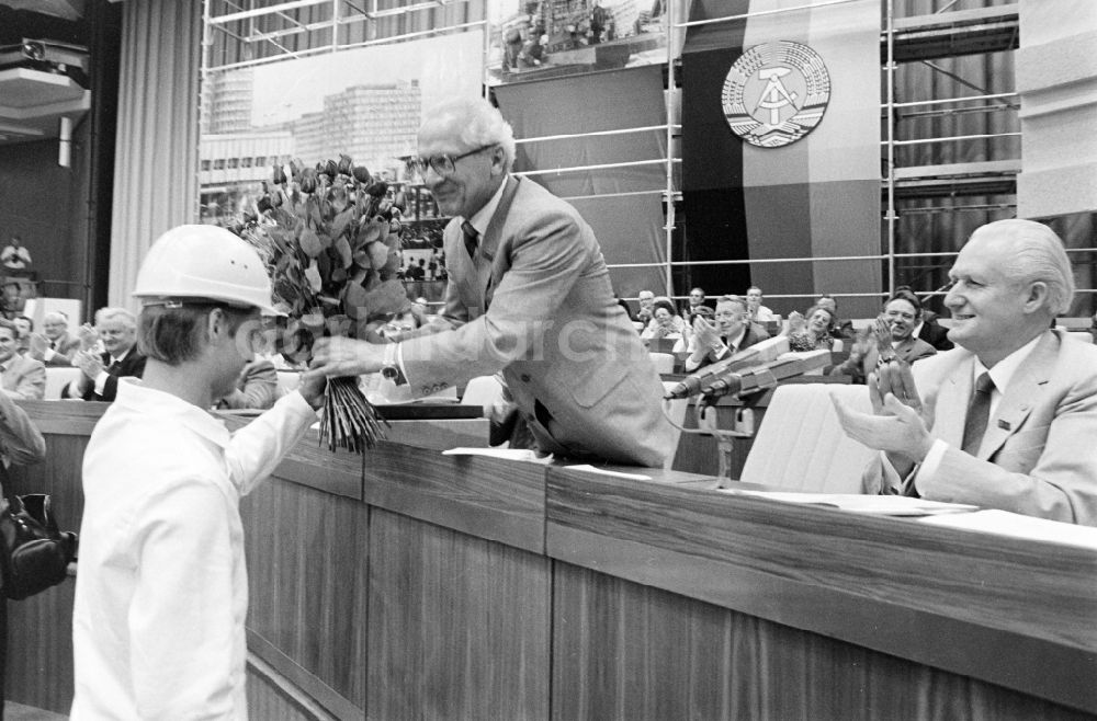 DDR-Fotoarchiv: Berlin - Konferenz 7. Baukonferenz in Berlin in der DDR