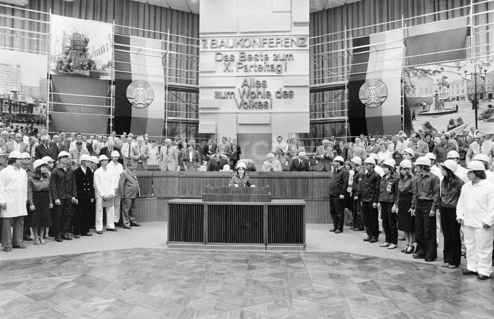 DDR-Fotoarchiv: Berlin - Konferenz 7. Baukonferenz in Berlin in der DDR