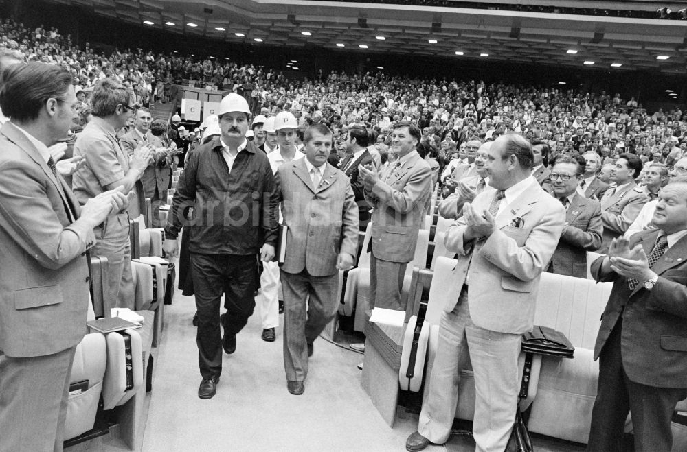 Berlin: Konferenz 7. Baukonferenz in Berlin in der DDR