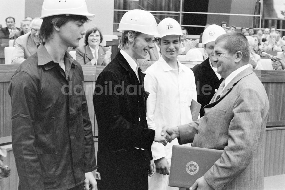 DDR-Bildarchiv: Berlin - Konferenz 7. Baukonferenz in Berlin in der DDR