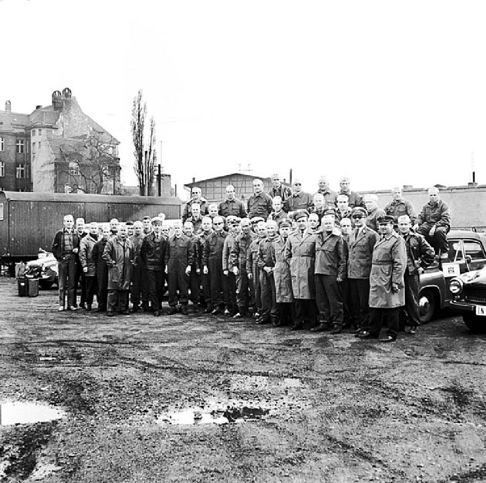 DDR-Bildarchiv: - Konvoi-Fahrt nach Warschau Umschlagnr.: 57 Foto: unbekannt