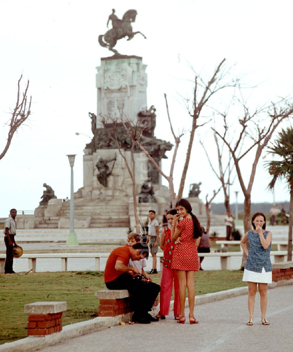 Havanna: Kuba/ Cuba - Havanna Maceo-Denkmal 1974