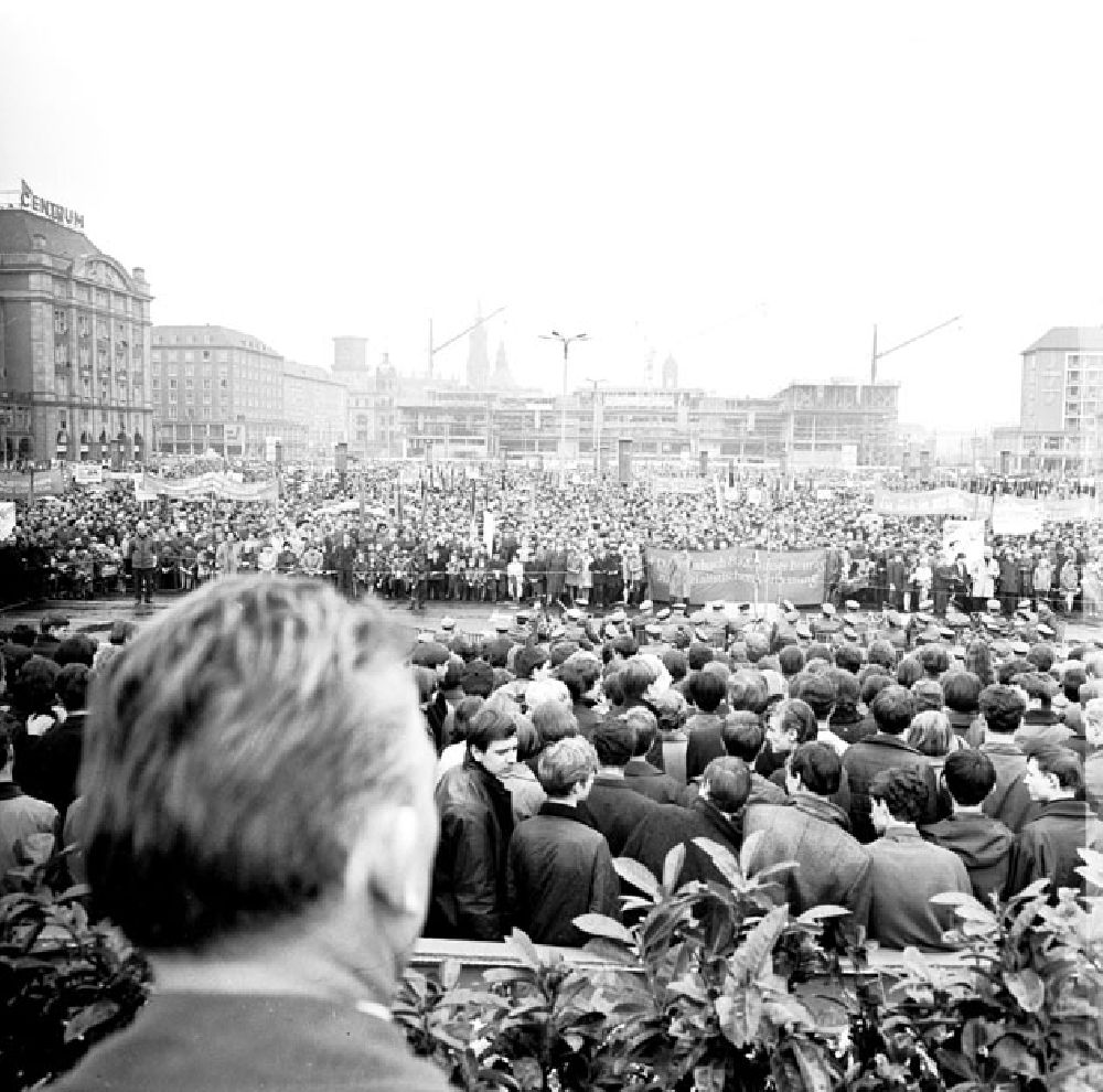 DDR-Fotoarchiv: Dresden - Kundgebung zur Verfassung in Dresden