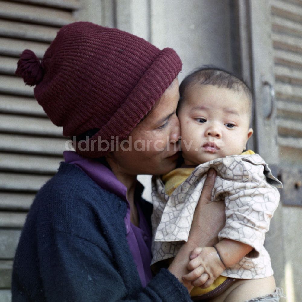 DDR-Bildarchiv: Vientiane - Laos historisch - Slum 1976