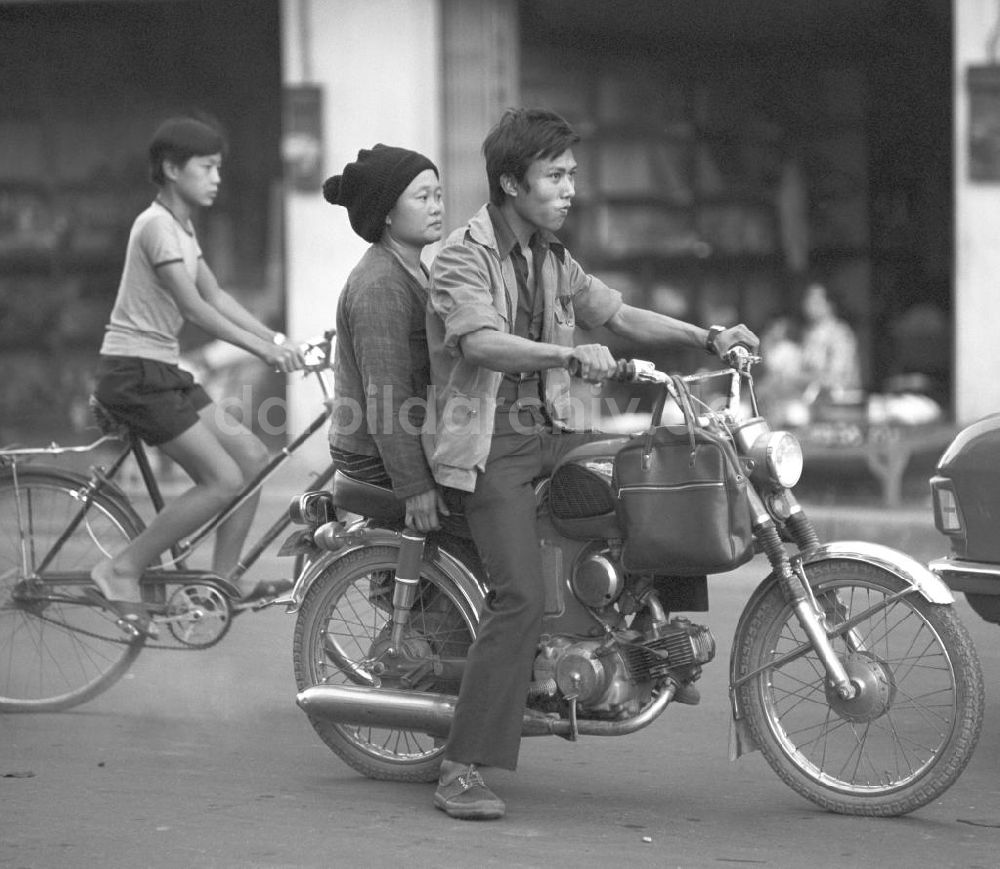 DDR-Bildarchiv: Vientiane - Laos historisch - Straßenszene in Vientiane 1976