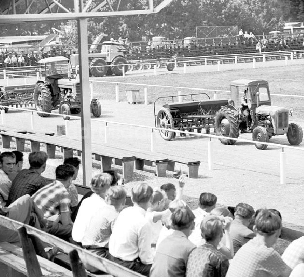 Leipzig: Leipzig-Makleeberg Landwirtschaftsmesse Foto: Schönfeld