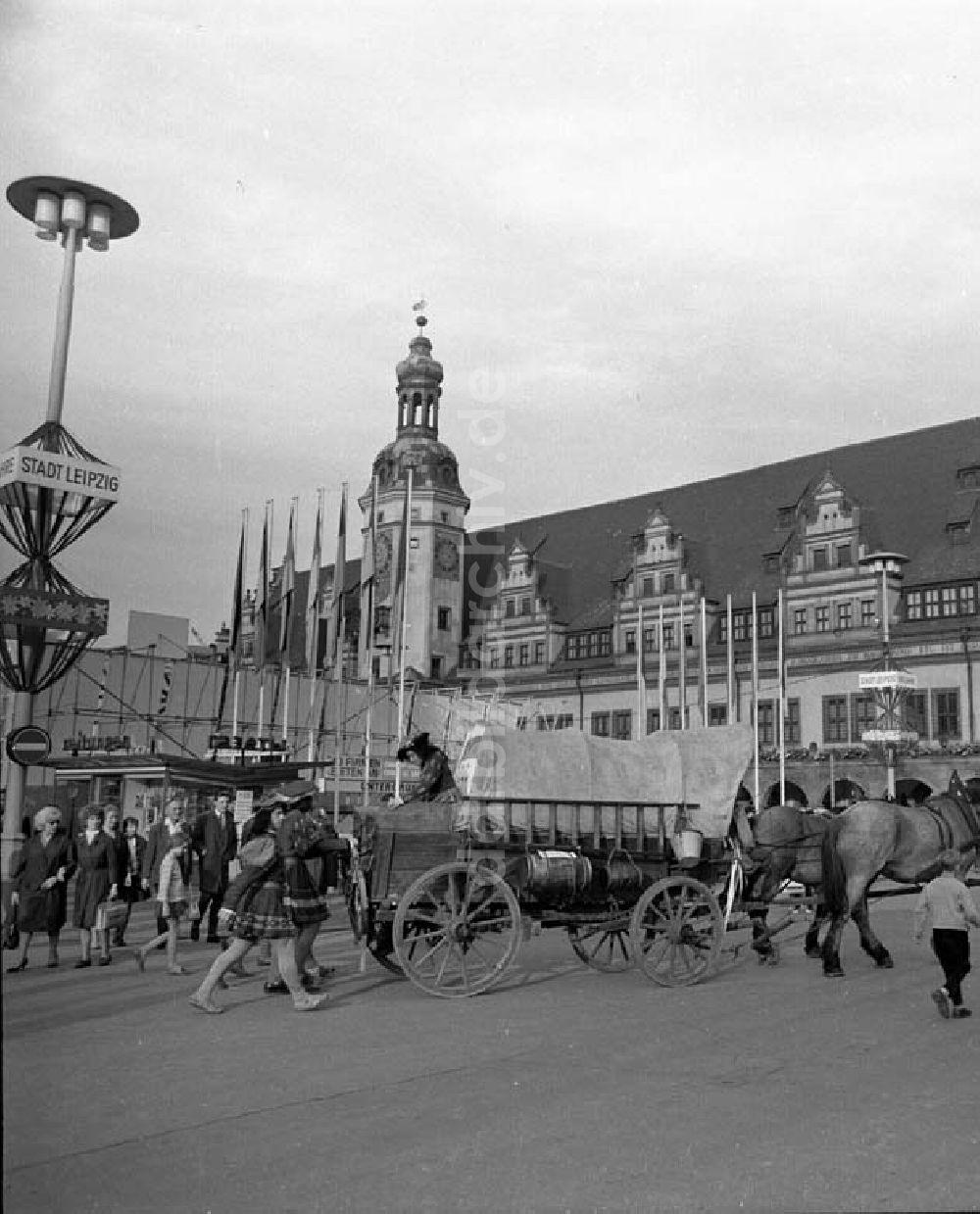 DDR-Bildarchiv: Leipzig - Leipziger 800 Jahrfeier. Umzug zur Jahresfeier. Foto: Schönfeld