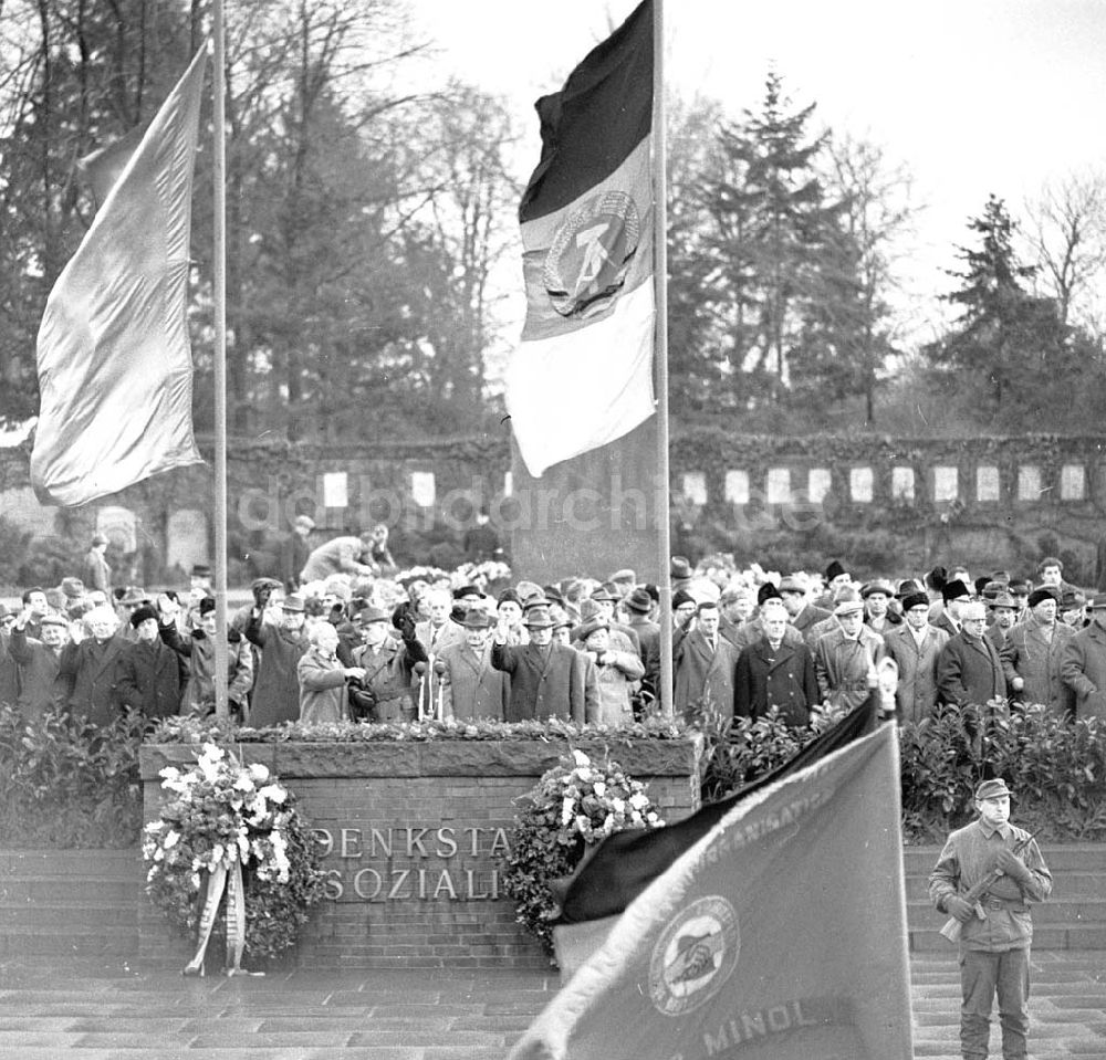 DDR-Fotoarchiv: Berlin - Mahn- und Gedenkstätte Friedrichsfelde Januar 1965 Umschlagsnr.: 1965-69