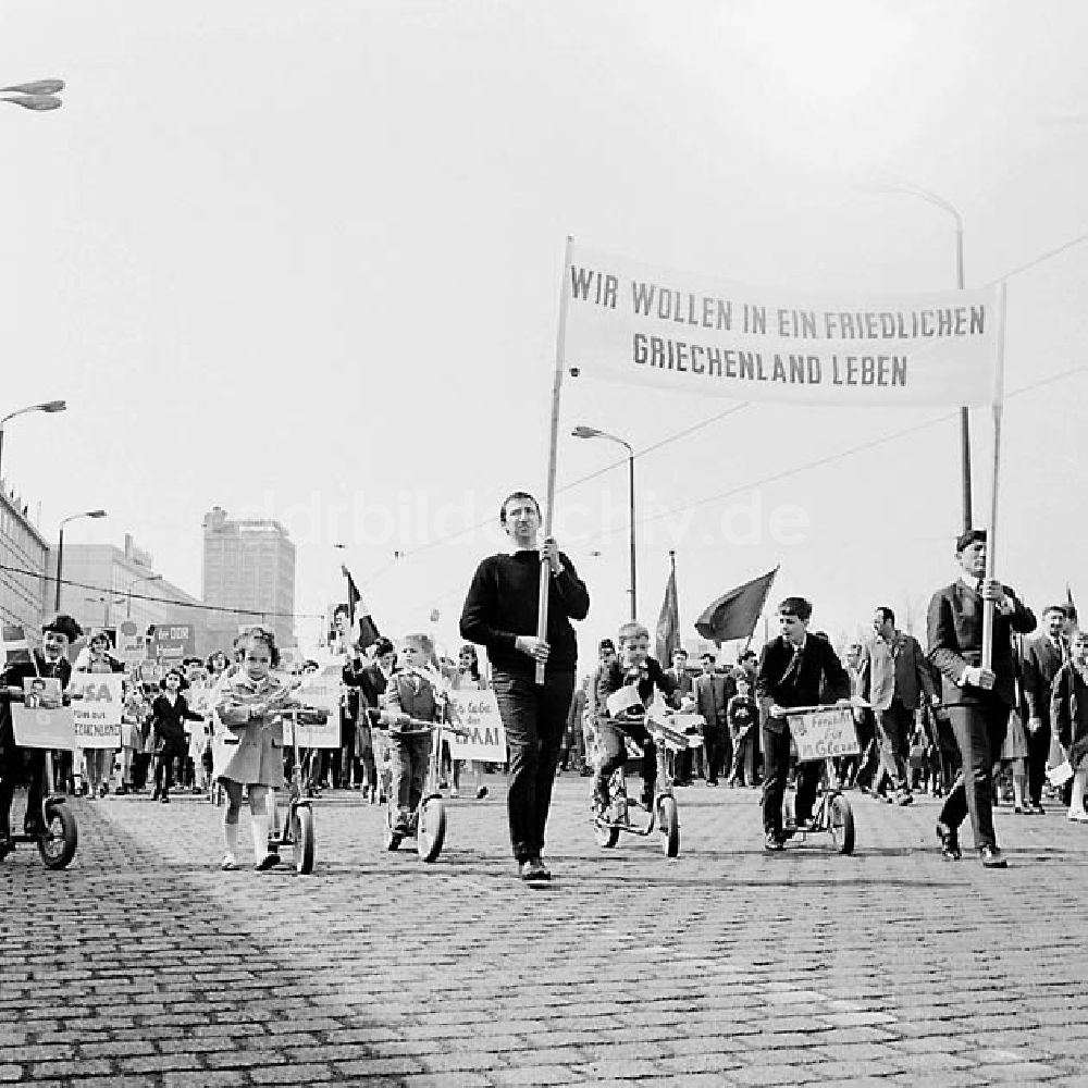 Leipzig: 1. Mai-Feier in Leipzig Umschlagnr.: 88 Foto: unbekannt