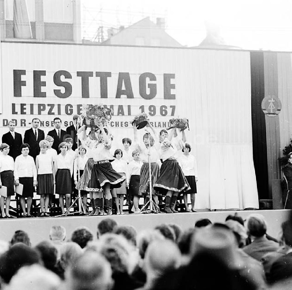 Leipzig: 1. Mai-Feier in Leipzig Umschlagnr.: 88 Foto: unbekannt